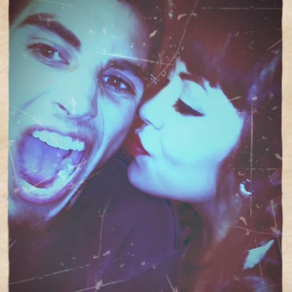 Meet your Posher, Alix - Picture 2 of 7